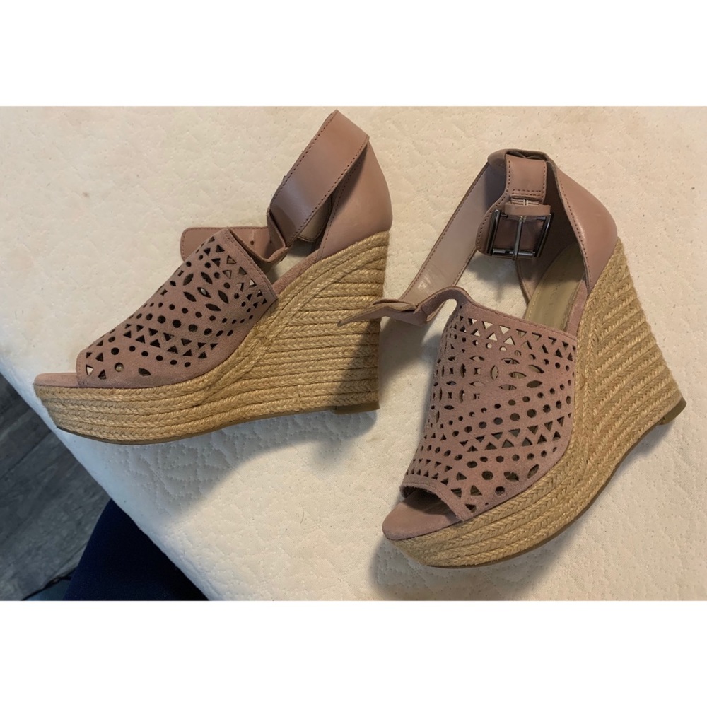 Blush Marc Fisher wedges